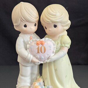 Vintage Precious Moments 10th Anniversary figurine "Ten Years Heart to Heart"